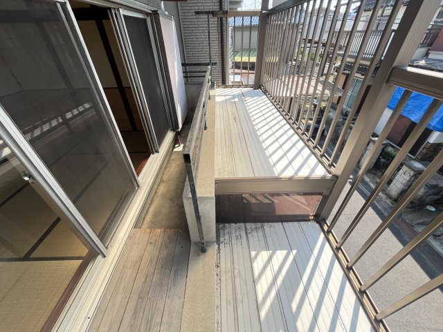 上原町貸家のバルコニー