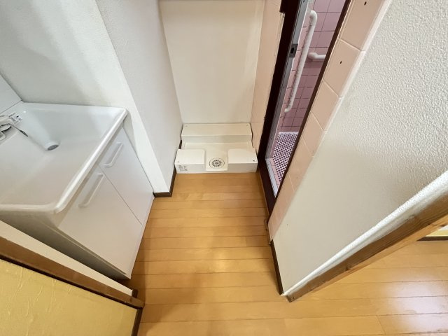 上原町貸家の洗面所