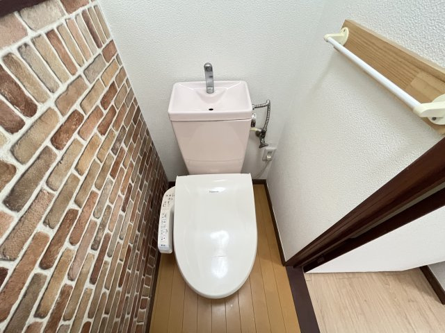上原町貸家のトイレ