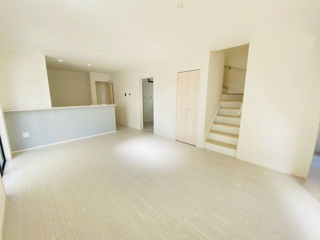 よかタウン／南区御幸西２丁目３期／１号棟の居間・リビング