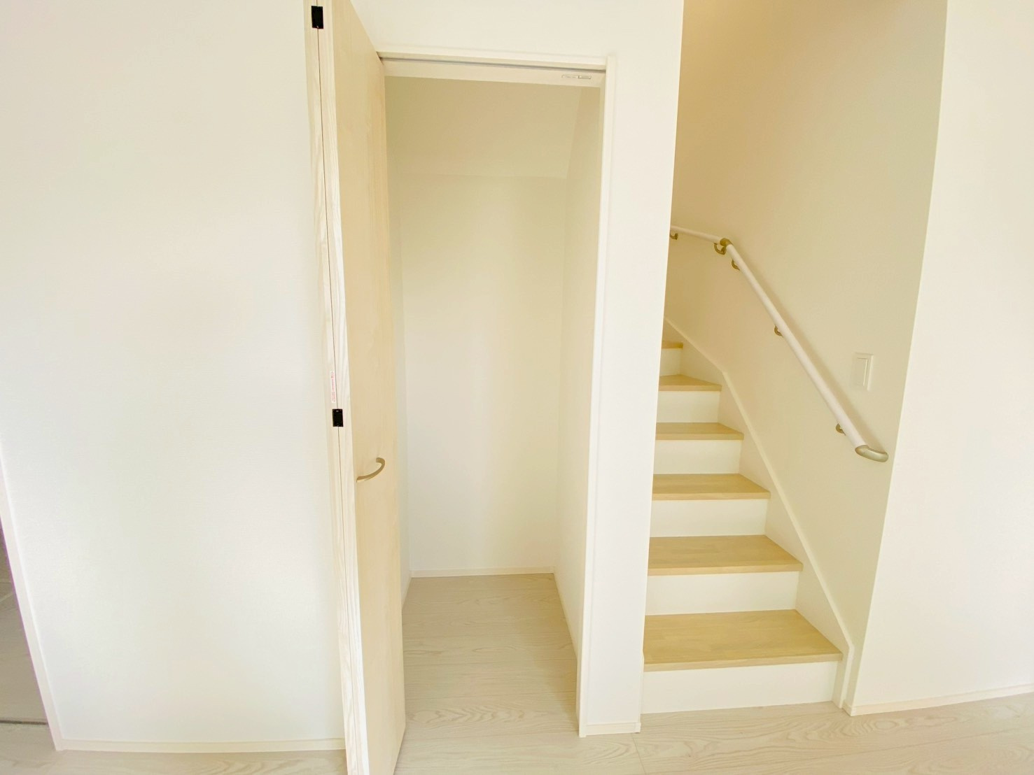 よかタウン／南区御幸西２丁目３期／１号棟の収納