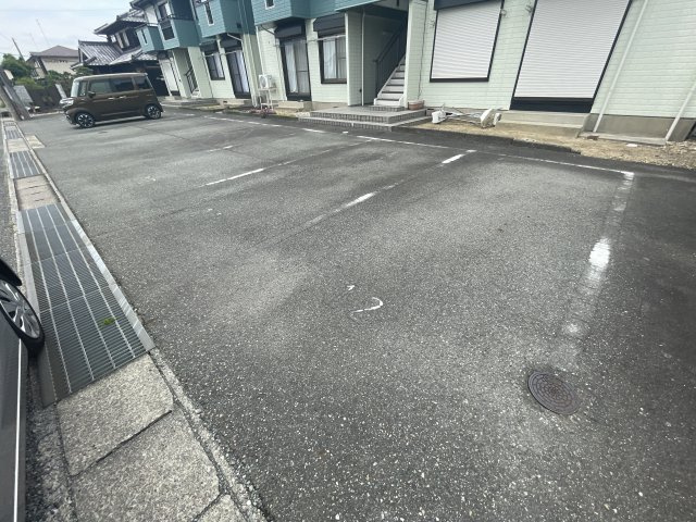 ロイヤルハイツⅡの駐車場