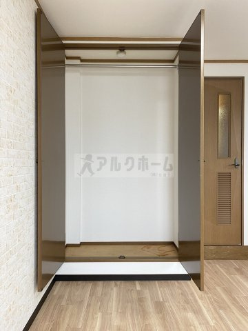 OMレジデンス柏原1の収納