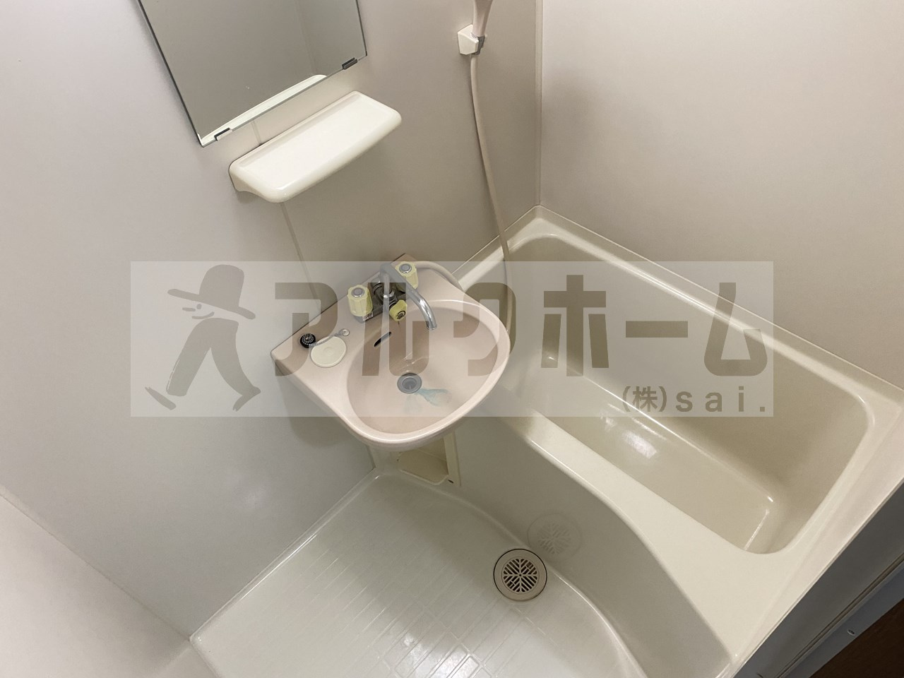 OMレジデンス柏原1の浴室