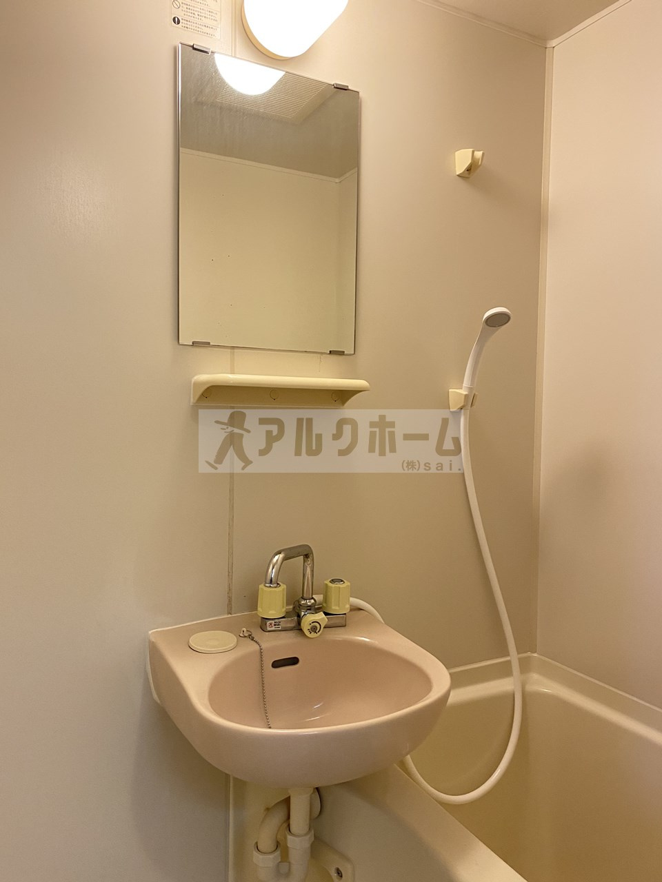 OMレジデンス柏原1の洗面所