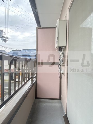 OMレジデンス柏原1のバルコニー