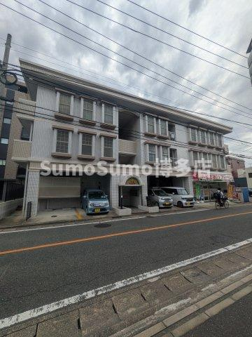 フローレスマンションの外観