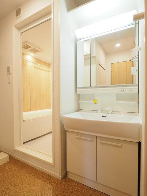 パラボリカⅡの独立洗面台|洗面所