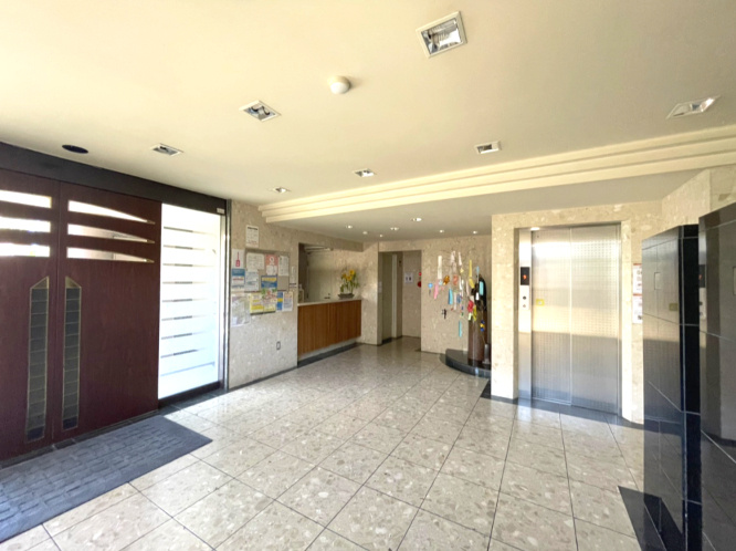 アルファステイツ大元のその他共用部分|・エントランス（内）
管理人が平日は日勤管理しており、丁寧に清掃いただいております。