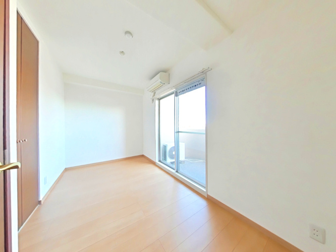 アルファステイツ大元の洋室|・洋室(3)
南側洋室になります。バルコニーに隣接しております！