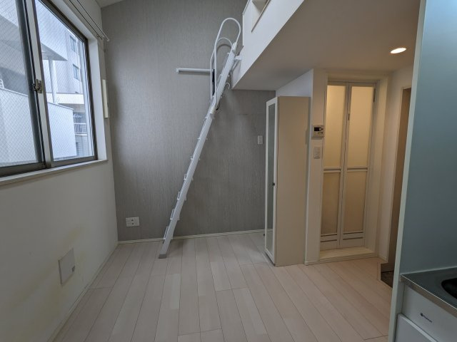 マルズモリシタの居間・リビング