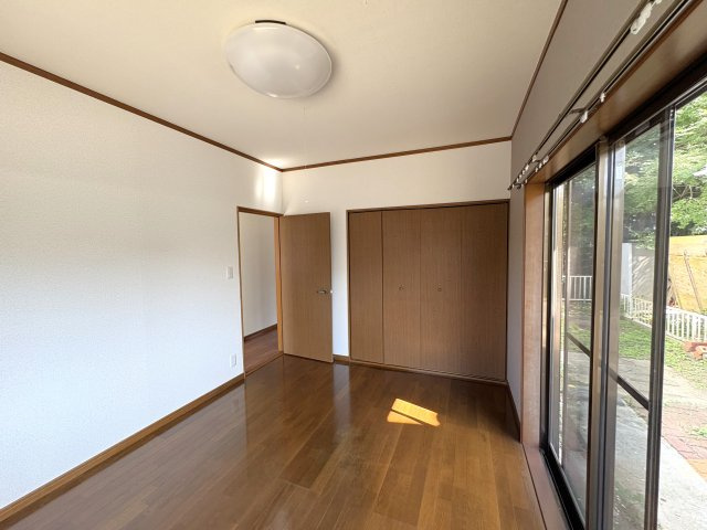 木崎戸建貸家の洋室