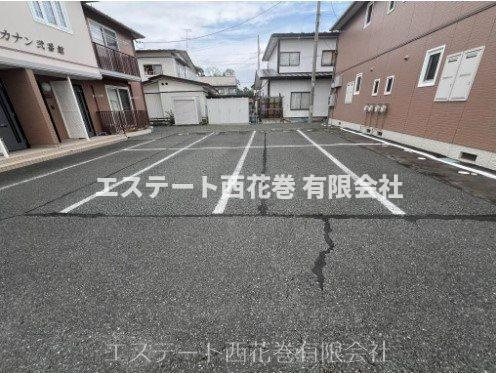 プラザカナン弐番館の駐車場|縦列駐車になります