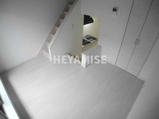 modern palazzo長崎大学前の居間・リビング