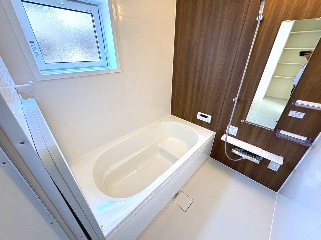 【浴室】 | 福岡市南区屋形原4丁目　1号棟（全2棟）【仲介手数料無料・0円】 | 現地写真。浴室です。
