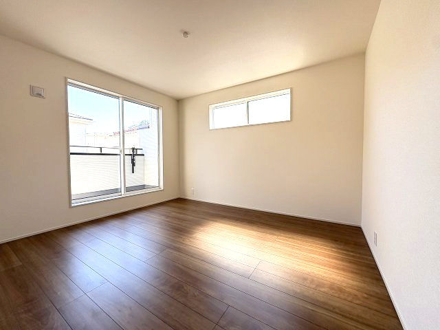 【寝室】 | 福岡市南区屋形原4丁目　1号棟（全2棟）【仲介手数料無料・0円】 | 現地写真。2階主寝室です。