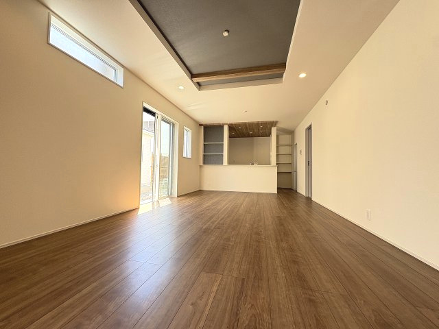 【居間・リビング】 | 福岡市南区屋形原4丁目　1号棟（全2棟）【仲介手数料無料・0円】 | 現地写真。