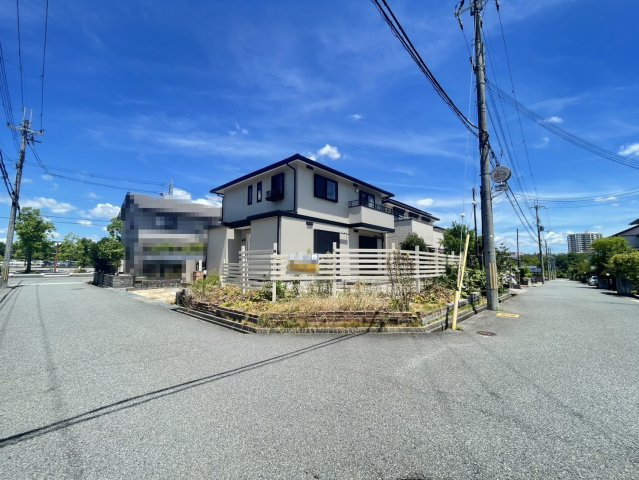 ゆりのき台1丁目　戸建ての前面道路含む現地写真