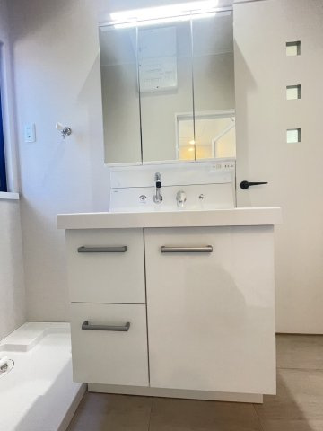 ゆりのき台1丁目　戸建ての独立洗面台