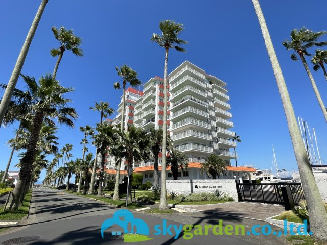 逗子マリーナ本館