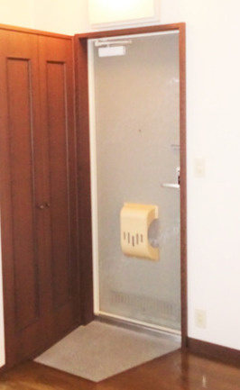 パイニーメゾン清澄の玄関