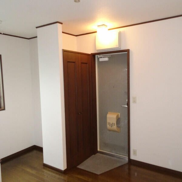 パイニーメゾン清澄の居間・リビング