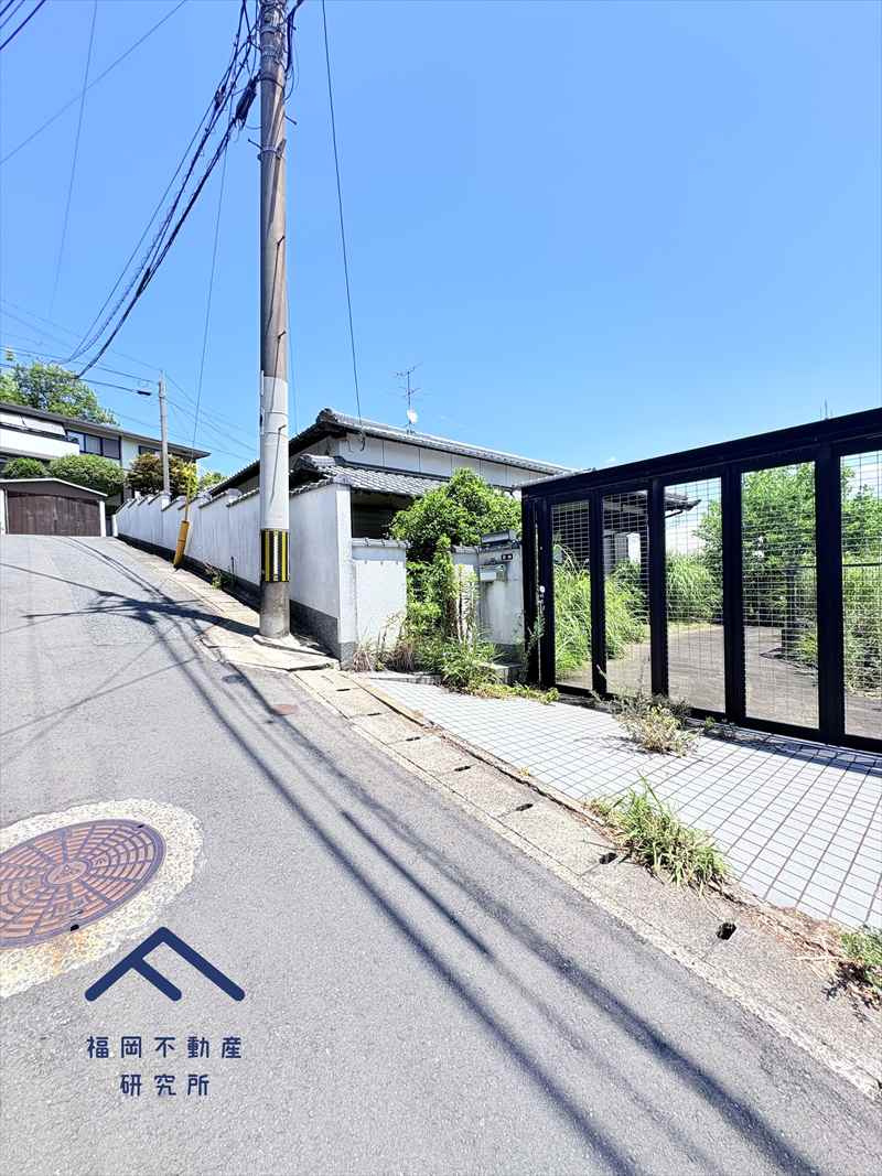 東区水谷３丁目　戸建ての前面道路含む現地写真