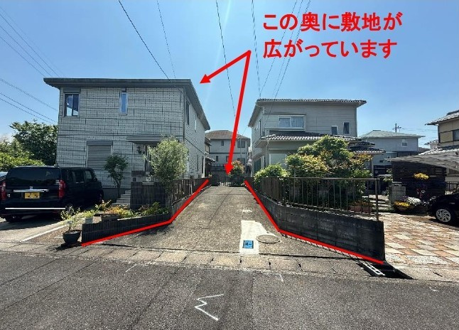 草津市新浜町　建築条件無し売土地の前面道路含む現地写真
