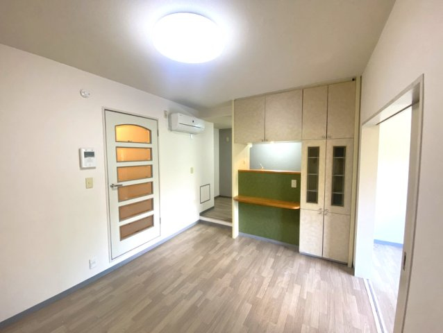 メゾン・ド・パイユの居間・リビング