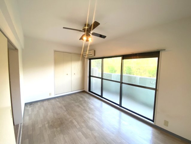 メゾン・ド・パイユの洋室