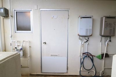 【玄関】 | 西原町森川　売アパート | 201