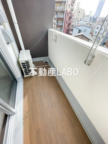 セオリー大阪ルチアのバルコニー