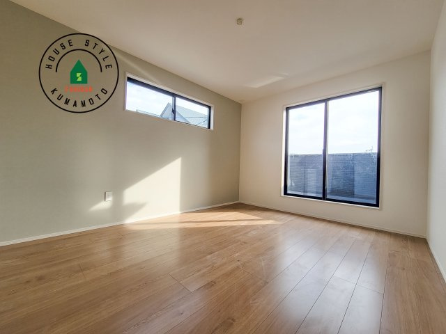 熊本市北区室園町第1-5棟（2号棟）　の寝室|主寝室には収納力に優れたクローゼットがありますので、お部屋もすっきり片付きます。