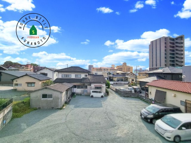 熊本市北区室園町第1-5棟（2号棟）　の展望|窓から緑が見える物件も魅力的です。