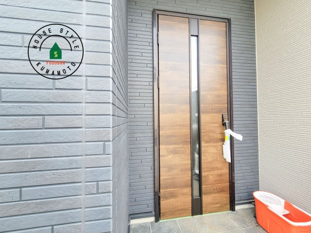 熊本市北区室園町第1-5棟（2号棟）　の玄関|おでかけの時も帰った時も、「我が家」を最初に感じでもらえる素敵な空間に。