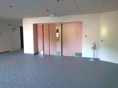 【その他共用部分】 | 春日居ライフピアマンション | エレベーターは2基ございます。