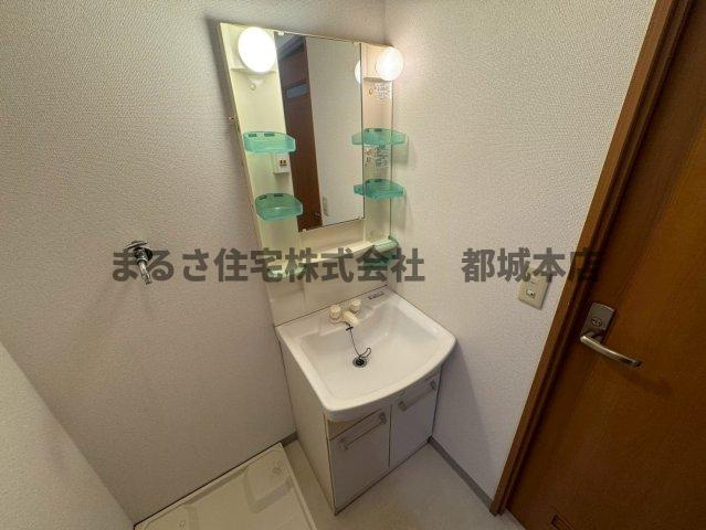 センチュリー金田H棟の独立洗面台