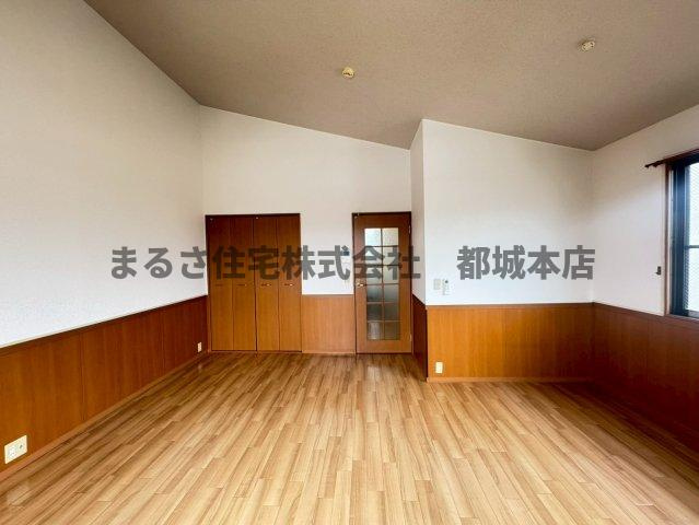 センチュリー金田H棟の居間・リビング