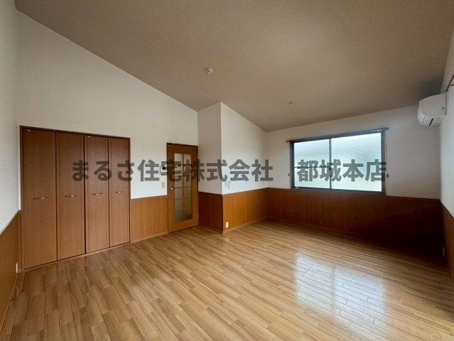 センチュリー金田H棟の居間・リビング