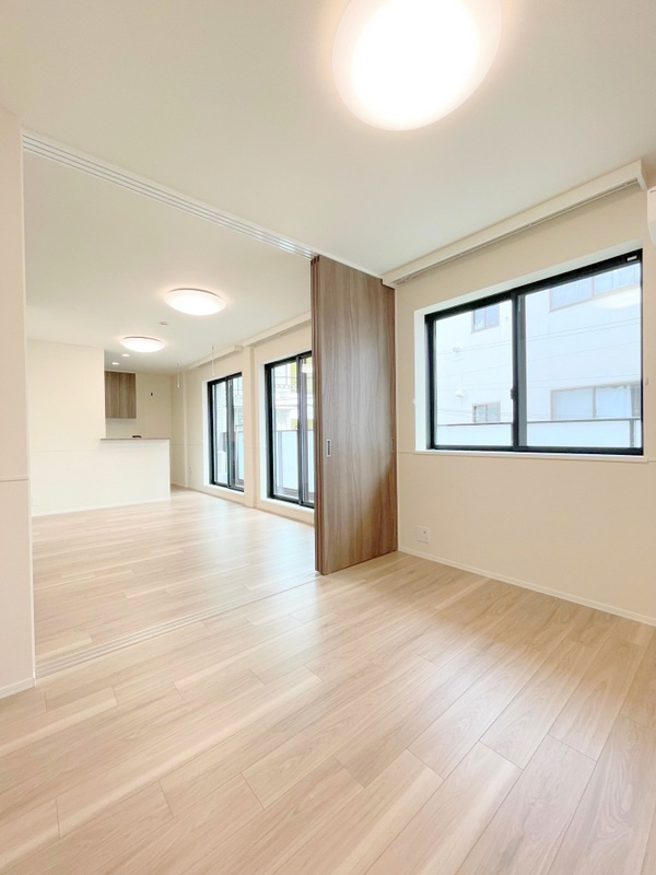 桜メルセゾンの居間・リビング