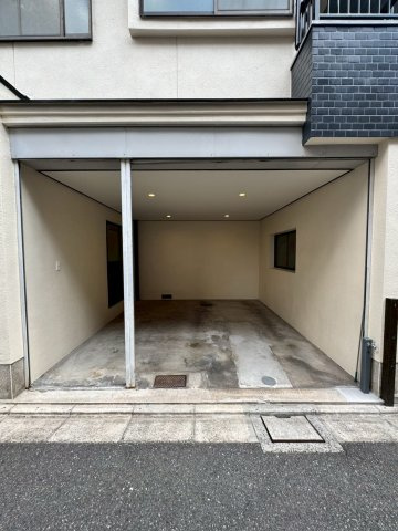 門真市三ツ島6丁目の駐車場|駐車スペースは広々としております。