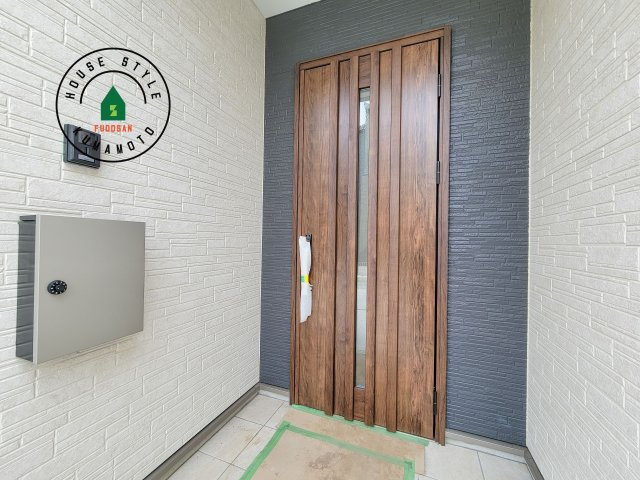 熊本市北区室園町第1-5棟（4号棟）　の玄関|おでかけの時も帰った時も、「我が家」を最初に感じでもらえる素敵な空間に。