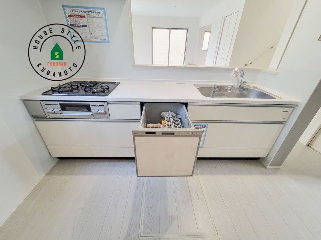 熊本市北区室園町第1-5棟（4号棟）　のキッチン|ご家族を近くに感じられる対面キッチンのLDK。会話もはずみそうですね。