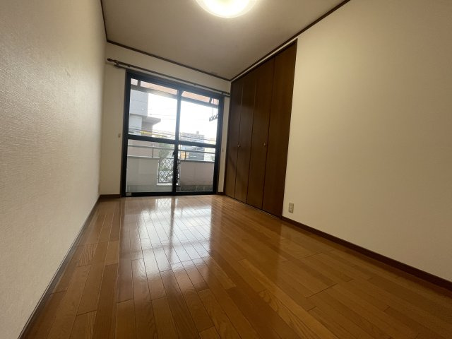 此花区中古戸建の洋室