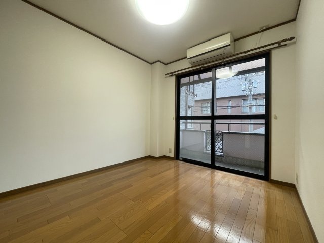 此花区中古戸建の洋室