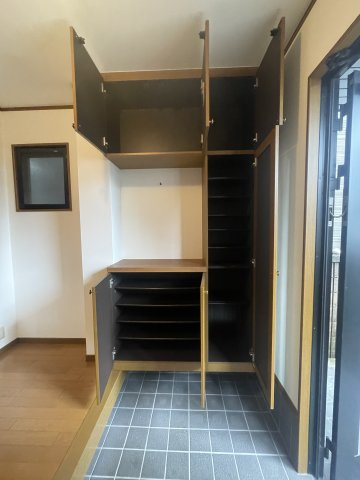 此花区中古戸建の玄関