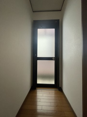 此花区中古戸建の玄関