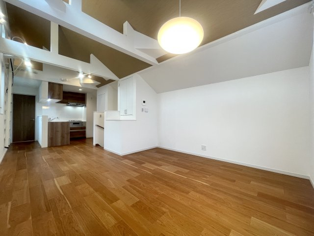 杉並区桃井2丁目　新規リフォーム済　2015年築　中古戸建の居間・リビング