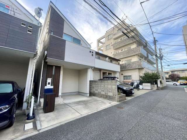 杉並区桃井2丁目　新規リフォーム済　2015年築　中古戸建の居間・リビング