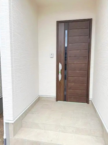 佐伯区皆賀１丁目　№35974の玄関|玄関ドア